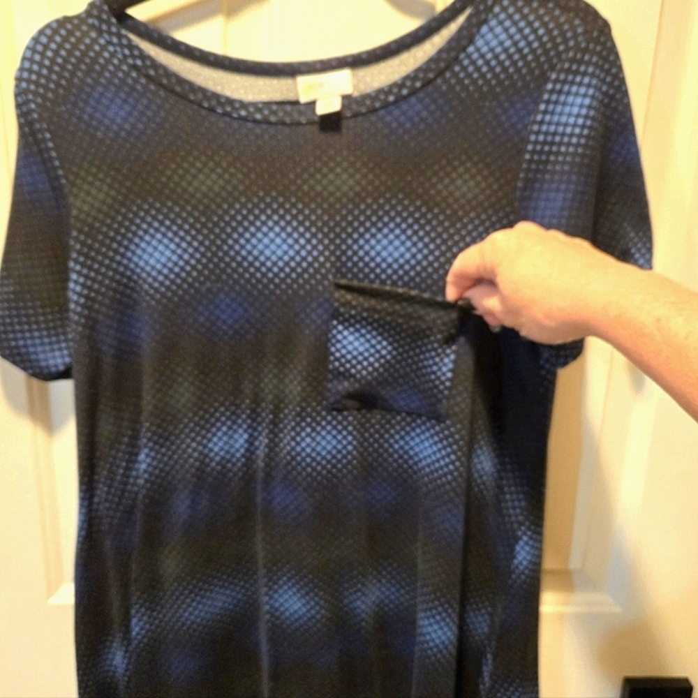 Lularoe XSP Blk/Blue Geo Pattern Carly 👕 Dress Hi-Low Mid Length Front Pocket - Picture 4 of 6